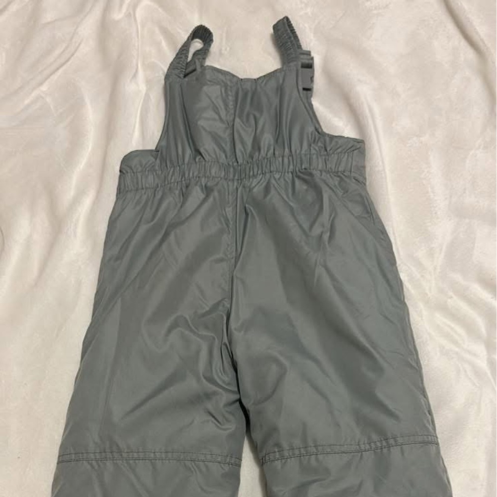 Unisex children’s snow bib / snow suit
